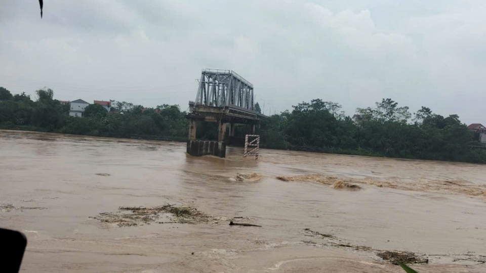 Toàn cảnh vụ sập cầu Phong Châu ở Phú Thọ